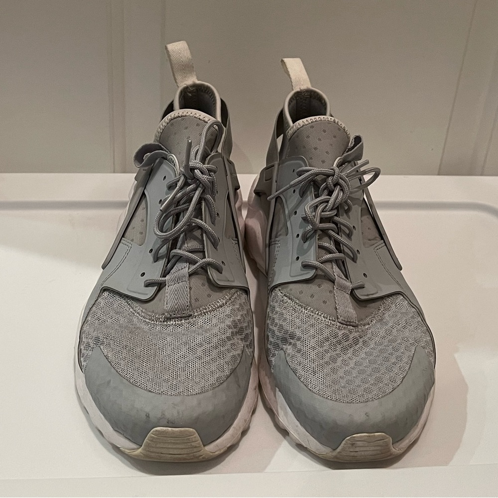 Gently Worn, Men’s Huraches